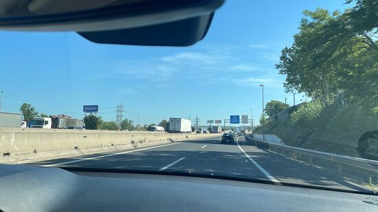 Mautgebühren gibt es ja nicht mehr. Um so erstaunter sind wir, als wir doch 3x stoppen müssen um zu zahlen