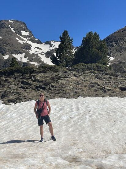 Unglaublich! Noch SO viel Schnee!
Und dazu Temperaturen von fast 30 Grad!