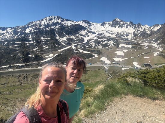 Obwohl es anstrengend ist, da es nur bergauf geht , ist die Laune bestens!