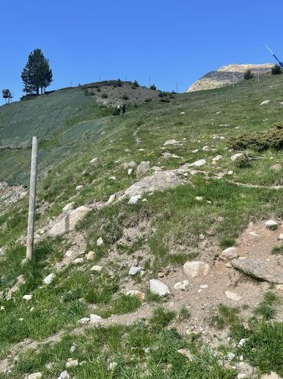 Es geht erstmal 2km steil bergauf