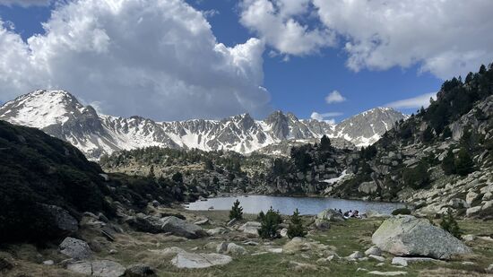 Wieder einer der vielen schönen Seen, der Anblick entschädigt etwas für die Qualen…