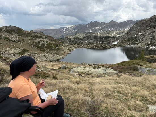 13 Uhr und endlich Pause, weil wir die Hälfte geschafft haben 
Leider hören wir des Öfteren in der Ferne ein Donnergrollen