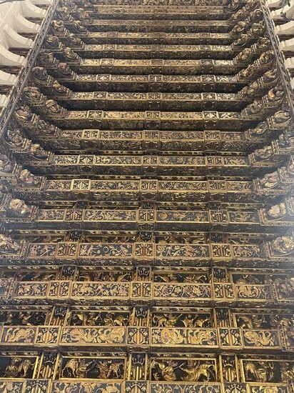 Hier im Saal des Meereskonsulats wurden unter den vergoldeten Holzdecken strittige Fragen des Seerechts geklärt.