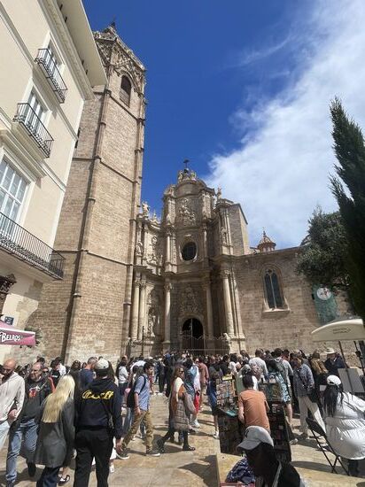 Das bekannteste Kathedrale von Valencia: die „Kathedrale von Valencia“
Hier ist auch entsprechend mehr los- in dieser Kirche befindet sich auch der „Heilige Gral“ - haben wir bestimmt gesehen, aber unwissend nicht registriert…