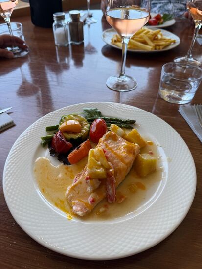 Thomas entscheidet sich für Lachs