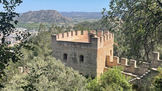 Oben angekommen genießen wir erstmal ein „Clara“ bevor wir die Burg erobern 