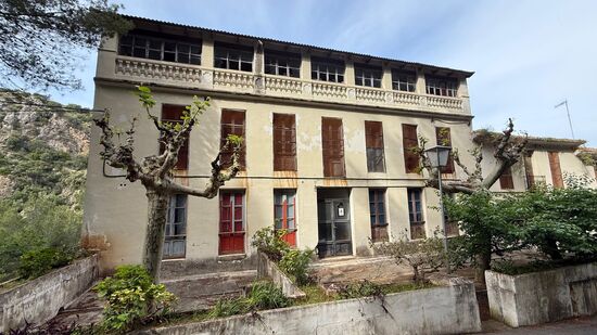 In Spanien gab es vier Lepra Stationen. Dieses ist die Letzte. Es gibt auch noch (nicht mehr ansteckende) Patienten hier. In 2018 tauchte Lepra wieder auf in Europa. In Spanien gab es 7 Fälle.