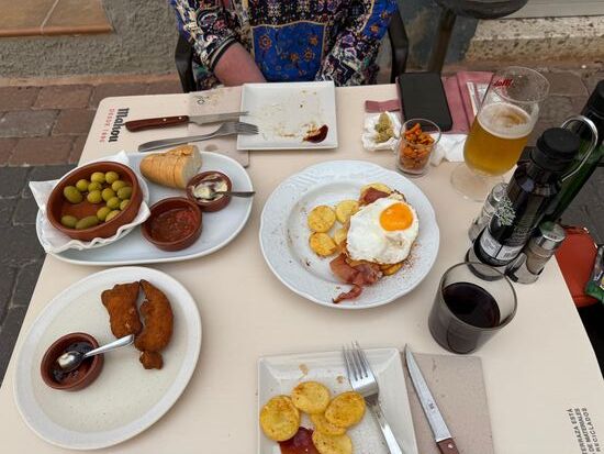 Das Essen ist sehr gut und auch die Preise sind sehr günstig.