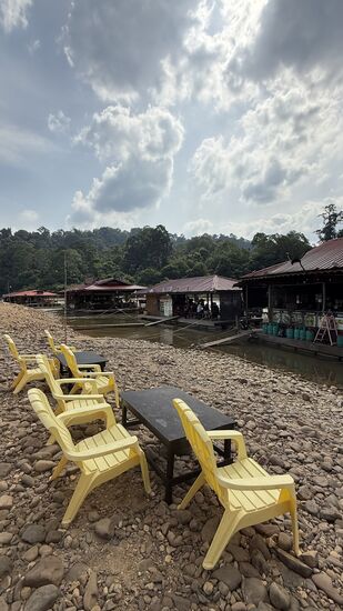 Die typischen Plastikmöbel…
