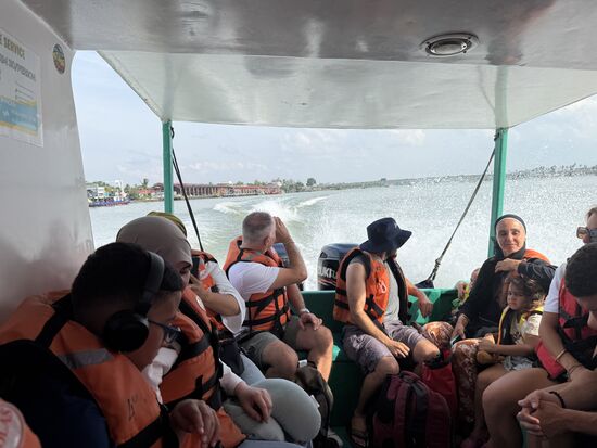 Alle freuen sich auf die Inseln—natürlich sind wir mit einiger Verspätung gestartet