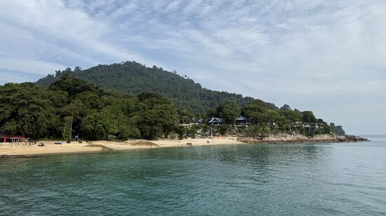 Thomas hat uns hier im „Marriott“ eingebucht. Das Hotel hat einen eigenen Hafen/Steg