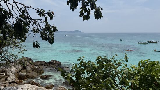 Wieder ein schöner Strand, aber mit einigen Resorts