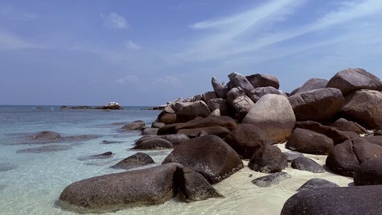 Bevor wir dann wieder abgeholt werden. Es soll auch nun reichen und wir bitten, dass wir zum „Marriot“ gefahren werden—Hier rechnet der Bootsmann kurz und wir bezahlen 170 MYR für die 4 Fahrten—alle sind zufrieden und wir versprechen morgen wiederzukommen