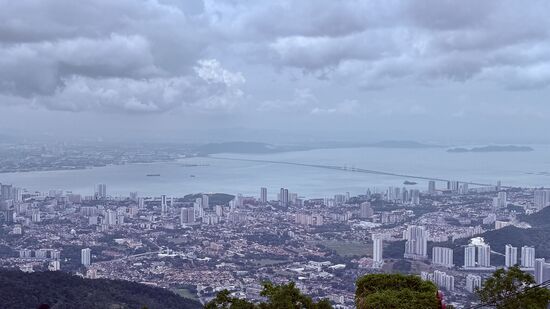 Nach 2 Stunden begeben wir uns wieder in die Seilbahn und fahren hinunter