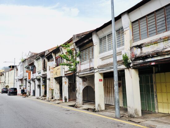 Nach 2 Stunden haben wir genug und lassen uns per Grab in die Altstadt bringen um noch möglichst viele der Street-Arts zu sehen