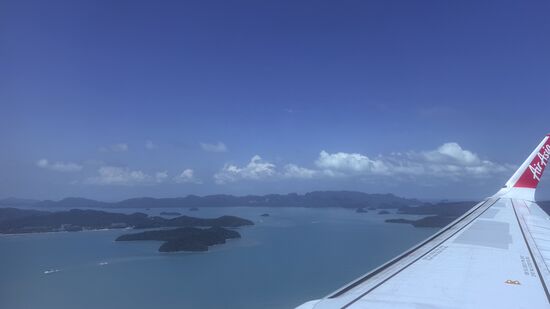 Nach nur 40 Minuten landen wir schon auf Langkawi