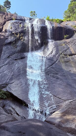 Da es noch früh am Tag ist, beschließen wir noch den „Seven Wells Waterfall“ zu besuchen-das ist nur ein kurzer Fußweg von unserem Resort-