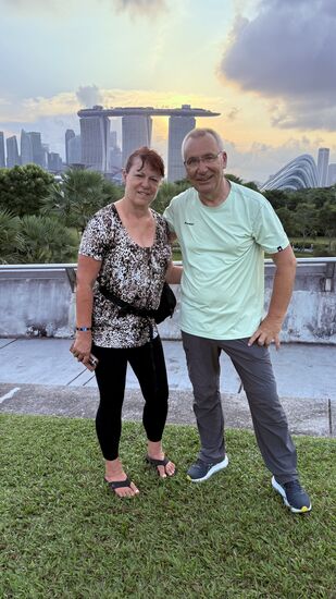 Einen ersten stop machen wir an der Marina Barrage -ein toller Aussichtspunkt-und eigentlich ein Staudamm-der auch dazu dient, die niedriger gelegenen Teile der Insel bei starken Regenfällen vor Hochwasser zu schützen-es können 9 Tore geöffnet werden