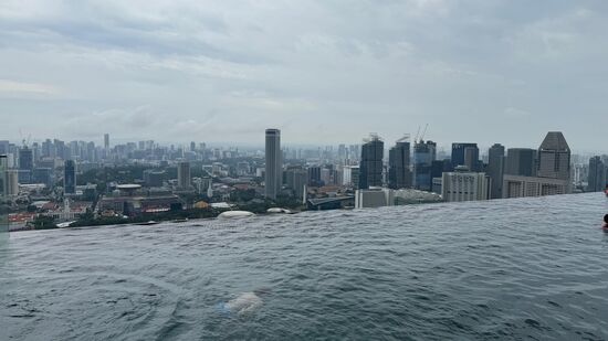 Gegen 15 Uhr dürfen wir wieder hoch und genießen das Wasser