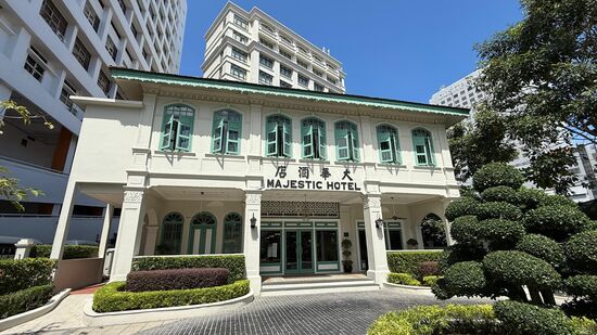 Unser Hotel in altenglischem Stil. Dahinter ist ein neues Gebäude angebaut, trotzdem verfügt das Hotel nur über 54 Zimmer