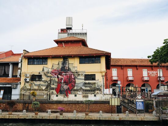 Ein bemaltes Haus gegenüber…