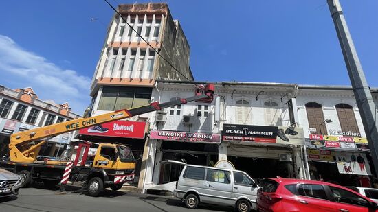 Ein Gebäude wird restauriert…