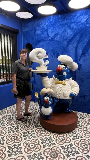 Was-wer ist das? Dieser Laden wurde von den Chinesen oder Koreanern gestürmt