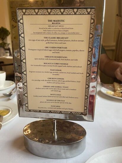 Die portugiesischen Eier sind sehr lecker-gebacken in Öl mit Paprika und Tomaten