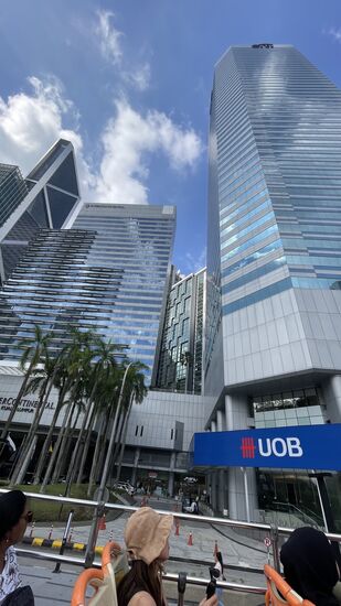 Hier knallt die Sonne heftig auf unsere Köpfe