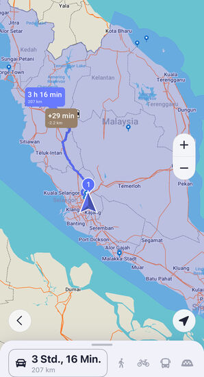 Unsere heutige Strecke zu den Cameron Highlands - sieht erstmal nicht weit aus, aber die letzten 50km haben es in sich—in Schlangenlinien geht es nur bergauf!