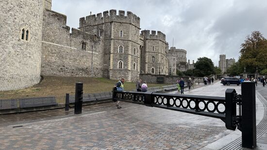 Wir suchen den Eingang und müssen erstmal 35 Englische Pfund p.P. an Eintritt zahlen—an die 40 Euro!