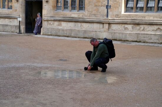 Spiegelfoto mit einer Pfütze….
Aber nix geworden, das Wasser ist zu dreckig.