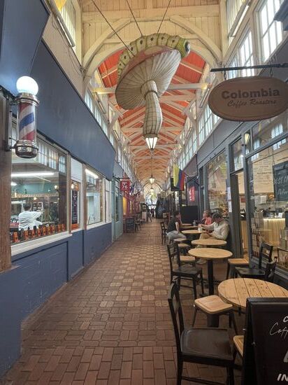 Der eigentlich lebhafte„Covard market“ ist ein historischer Markt, der 1774 eröffnet wurde und sich im Herzen von Oxford befindet. Leider ist er schon um 18 Uhr geschlossen.