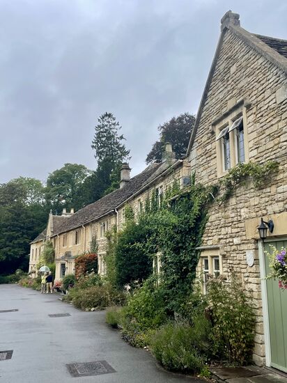 Leider gibt es hier keine Einkehrmöglichkeit und wir sind schon bald durchnässt