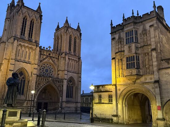 Und dann gehts weiter, zur Kathedrale von Bristol