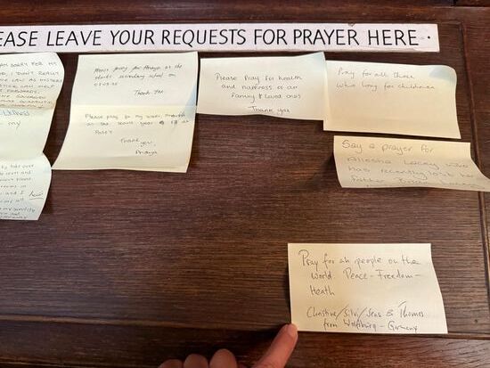 Hier dürfen wir Wünsche für Gebete hinterlegen