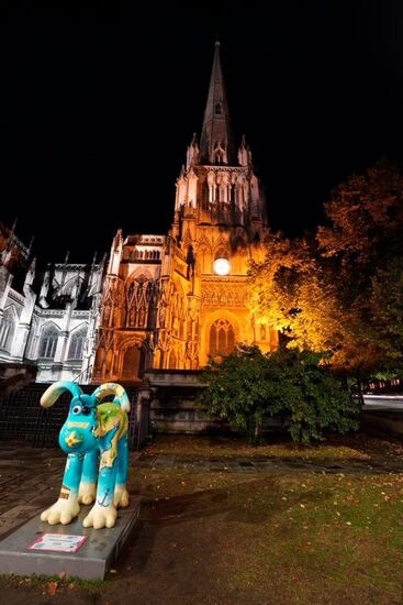 St. Mary Redcliffe Church -die direkt neben unserem Hotel ist
Mit diesem letzten Fotomotiv wird der Tag beendet —Gute Nacht!