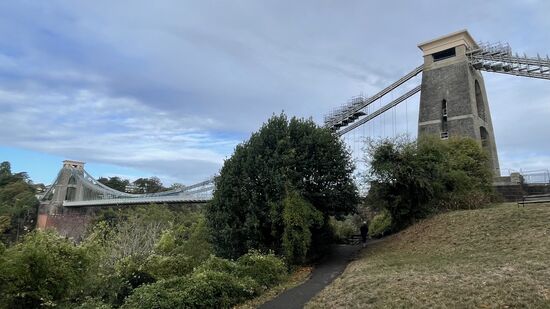 Wir besuchen schnell noch die „Clifton Suspension Bridge“ -die berühmte Kettenbrücke die den Fluss Avon in Bristol überspannt