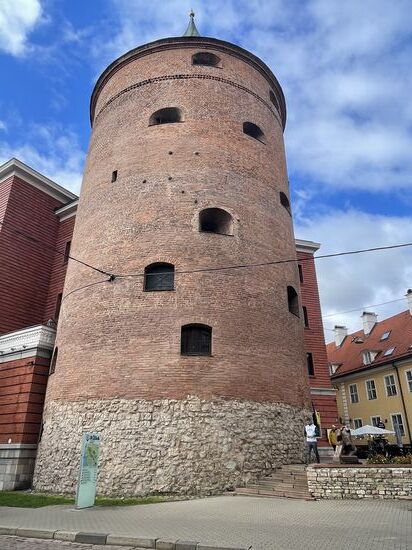 Der Pulverturm—er war ein Teil der Stadtbefestigung von Riga und diente zur Lagerung von Schießpulver
