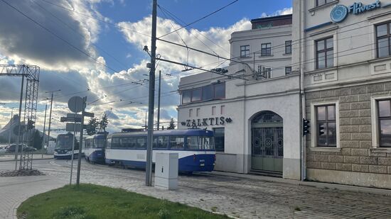 Unser ‚Ziel ist nun die 5 alten Zeppelinhallen