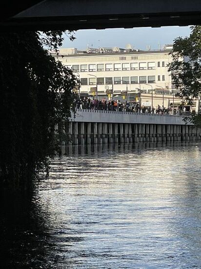 Eine gemütliche Fahrt auf dem Fluß „Daugava“ (Düna)