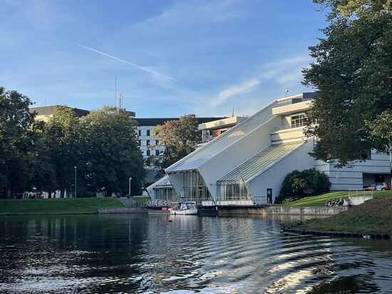 Das Kongresszentrum im Kronvalda Park