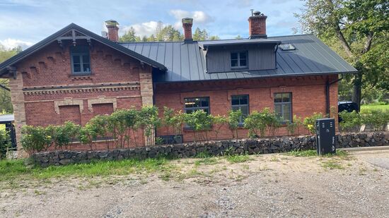 Das ehemalige Entbindungsheim "Wilhelma" ist heute ein Restaurant und bekannt dafür, dass es Gerichte mit Zutaten von lokalen Baauern aus der umliegenden Natur anbietet. Leider aber heute nicht