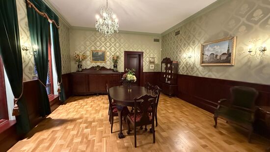 Ein Esszimmer oder Salon