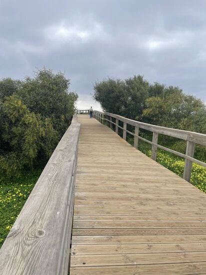 Der Fischerweg folgt den Spuren der alten einheimischen Fischer—heute ist er komplett mit Bretterstegen ausgelegt
