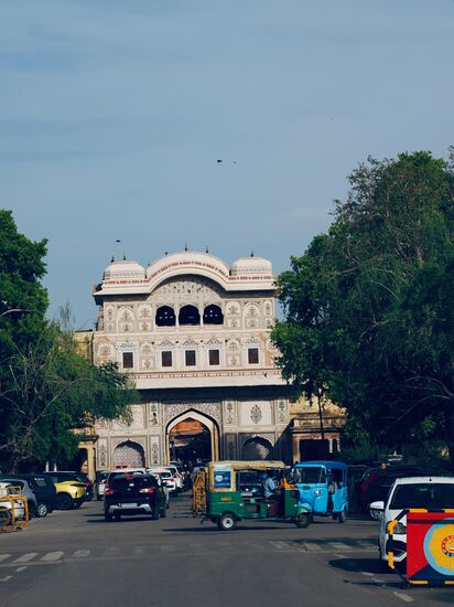 Hier einer der Toreingänge zum City-Palast
