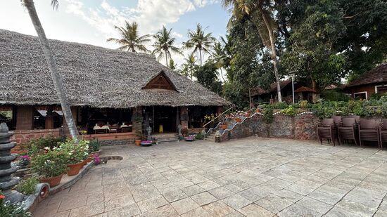 Hier ist das Restaurant. Bei unserer Ankunft, gab es gerade mal 35 Gäste. Im Laufe der Zeit wurden es aber mehr—ich schätze ca 50