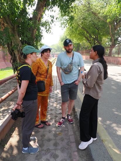 Das ist „Jai Shree“ sie ist 23 Jahre alt und studiert Rechtswissenschaften—Geld fürs Studium verdient sie sich als guide