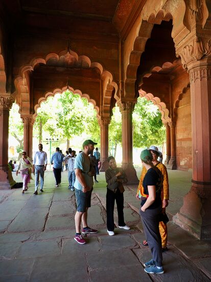 Viele beeindruckende Mauern, Paläste und Gärten