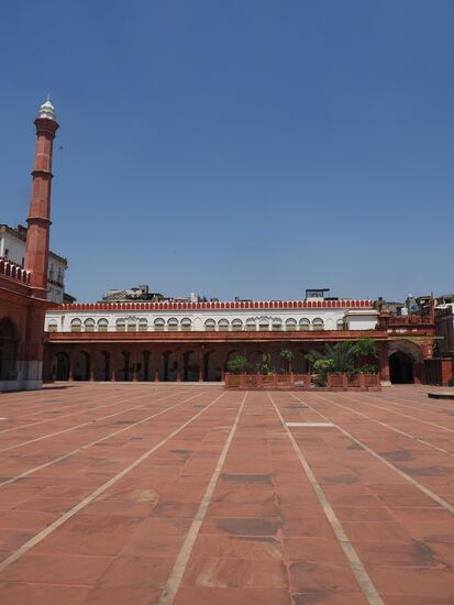 „Fatehpuri Masjid“ - Moschee am Ende des Chandni Chowk Marktes—